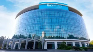 Liv Bona Dea Hospital / Bakü